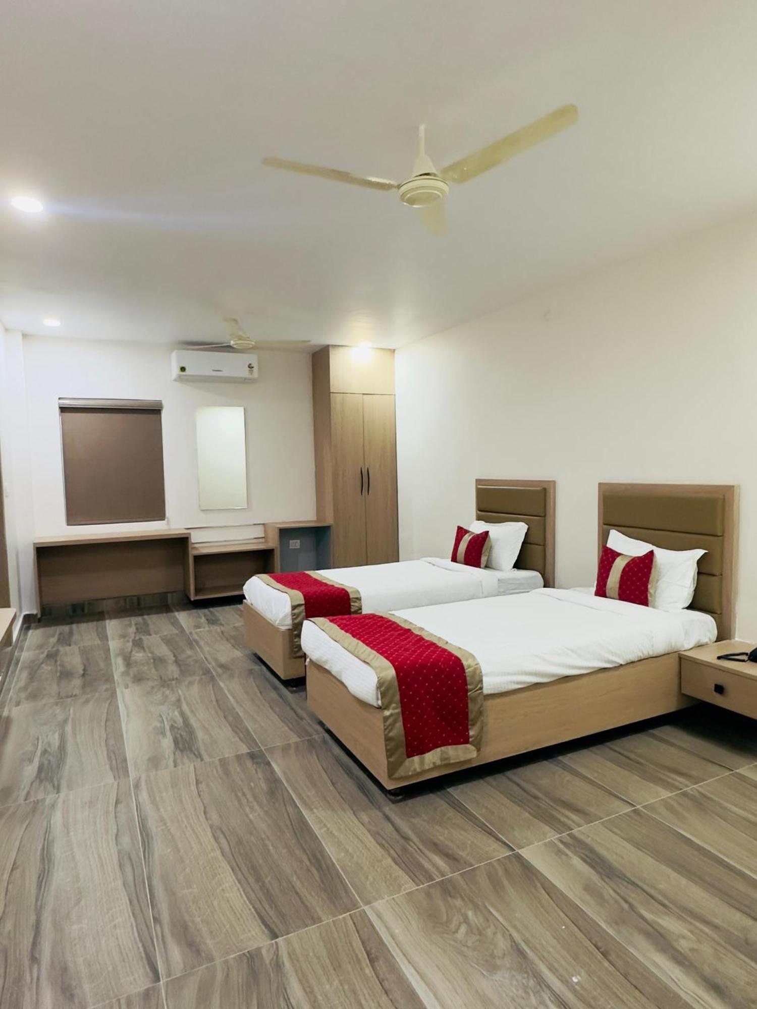 Hotel Raga Karimnagar Pokoj fotografie